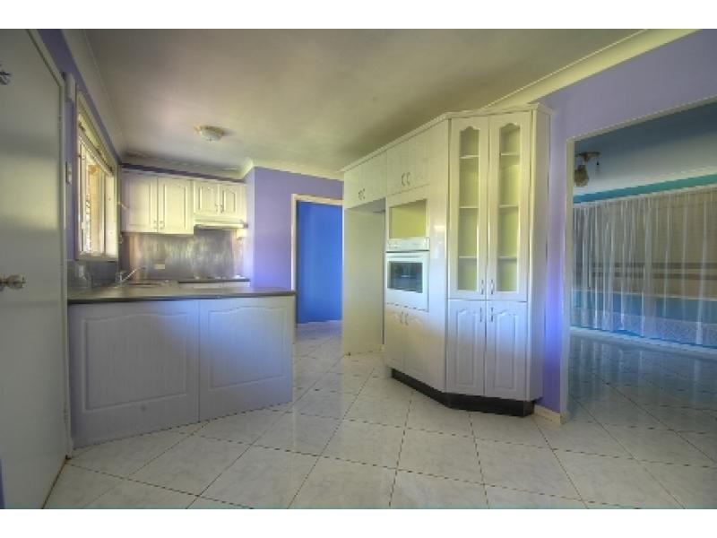 8 Station Road, Toongabbie NSW 2146