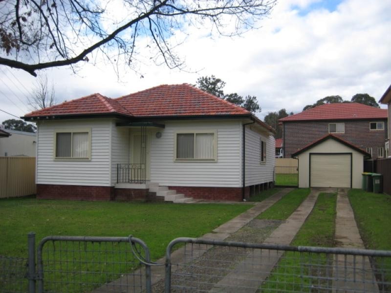 43 Ballandella Road, Toongabbie NSW 2146