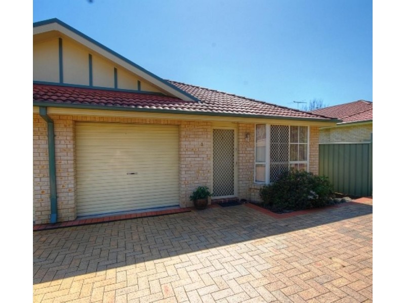 3/44 Ballandella Road, Toongabbie NSW 2146
