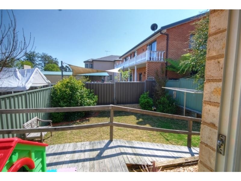 3/44 Ballandella Road, Toongabbie NSW 2146