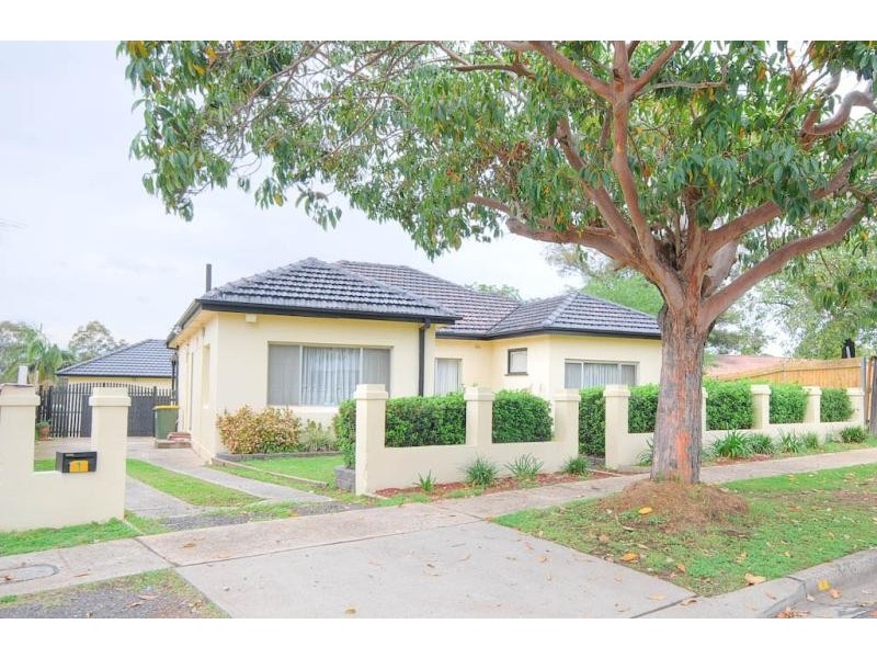 1 Tungarra Road, Girraween NSW 2145