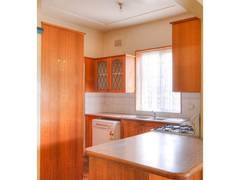 1 Tungarra Road, Girraween NSW 2145