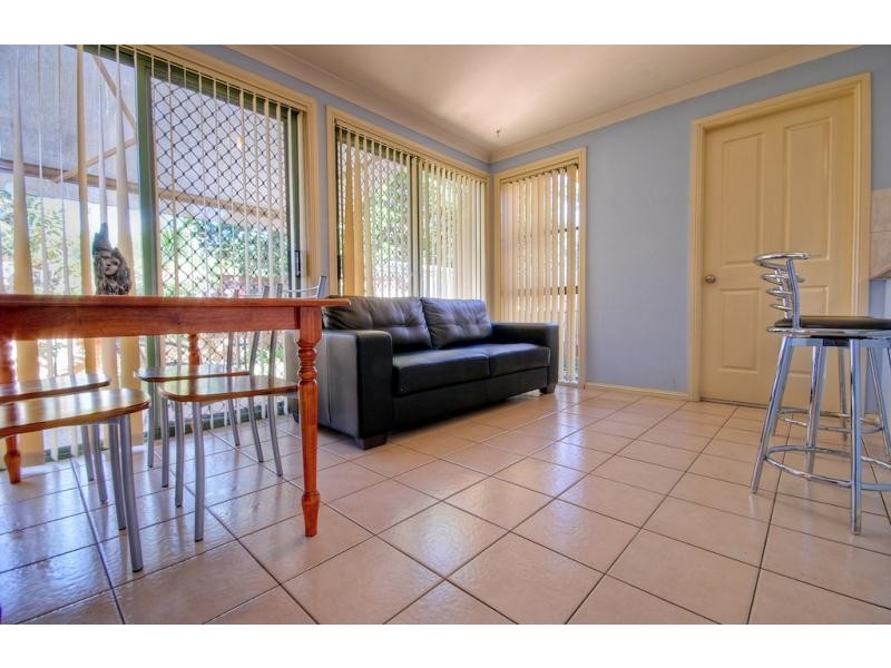 2/41-43 Portia Road, Toongabbie NSW 2146