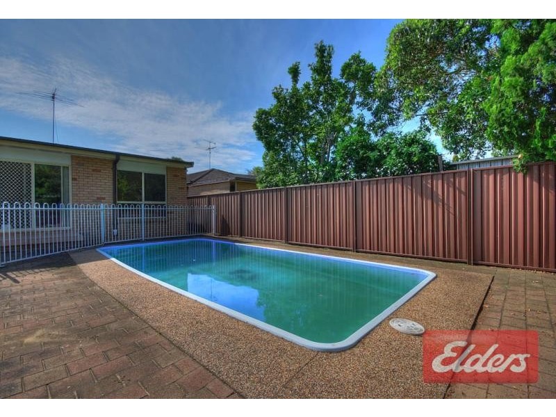 37 Greenmeadows Crescent, Toongabbie NSW 2146