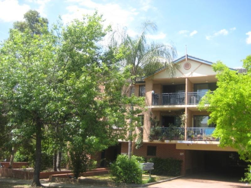 4/ 14-16 Paton Street, Merrylands NSW 2160