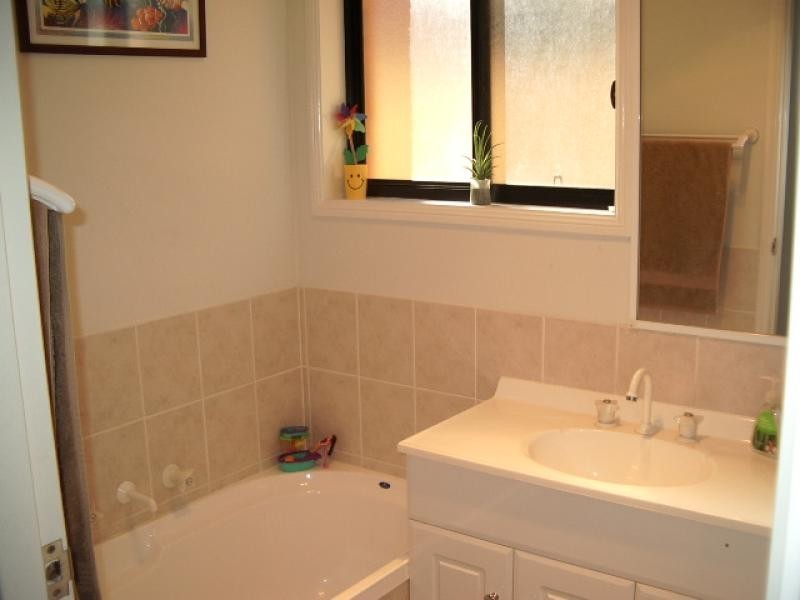 5A Bromfield  Avenue, Toongabbie NSW 2146