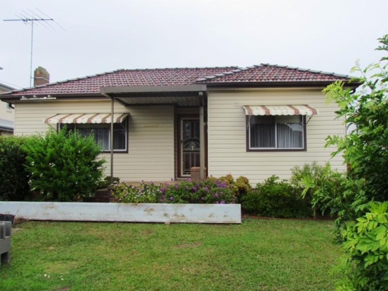 6 Bulli Road, Toongabbie NSW 2146