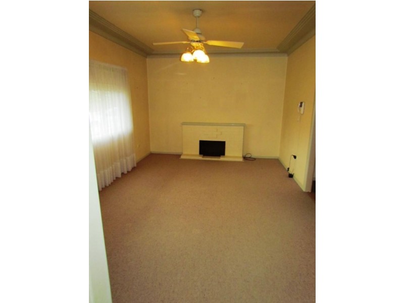 6 Bulli Road, Toongabbie NSW 2146