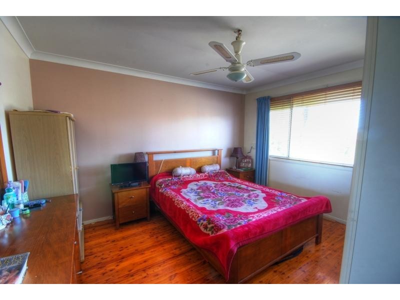 32 The Crescent, Toongabbie NSW 2146