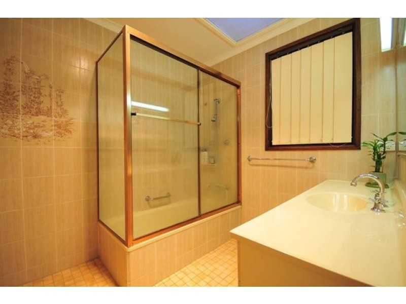 34 Hazel Street, Girraween NSW 2145