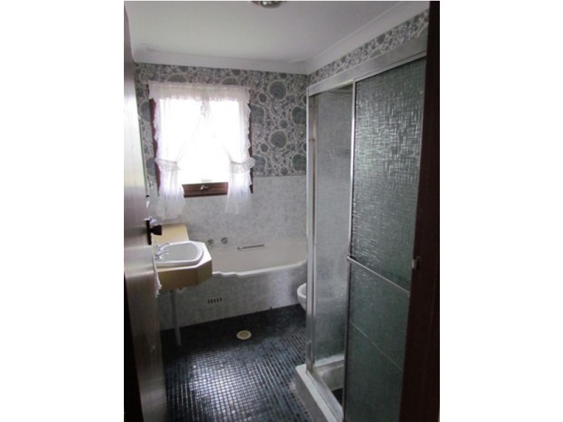 37 Woodlawn Drive, Toongabbie NSW 2146