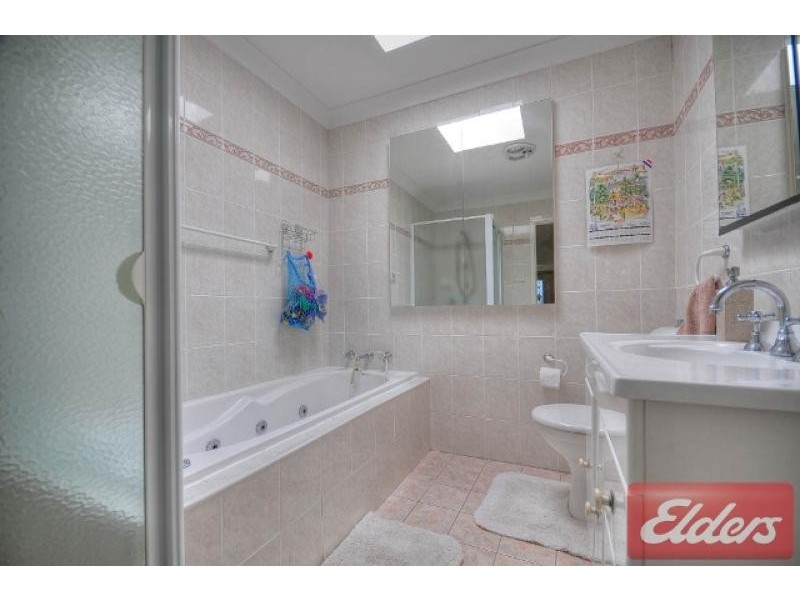 31 Greenmeadows Crescent, Toongabbie NSW 2146