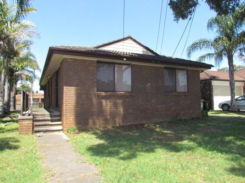 39 Chanel Street, Toongabbie NSW 2146