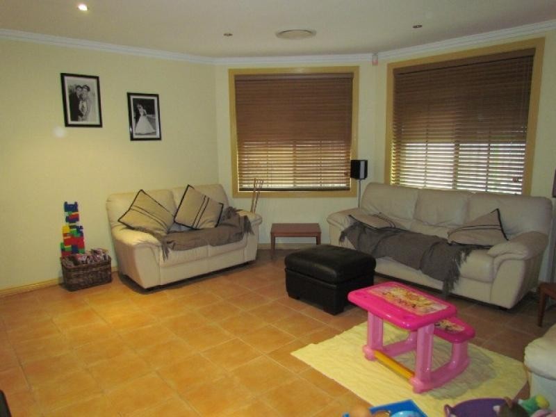 32A Portico Parade, Toongabbie NSW 2146