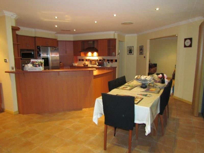 32A Portico Parade, Toongabbie NSW 2146