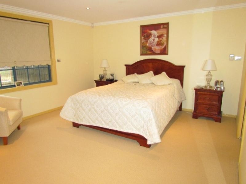 32A Portico Parade, Toongabbie NSW 2146