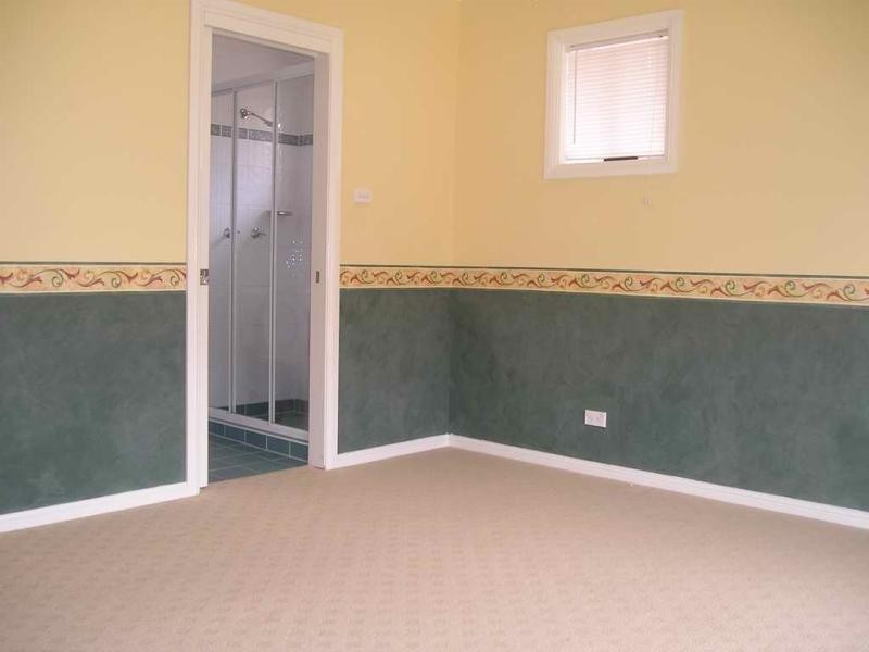 18 ERINA PLACE, South Windsor NSW 2756