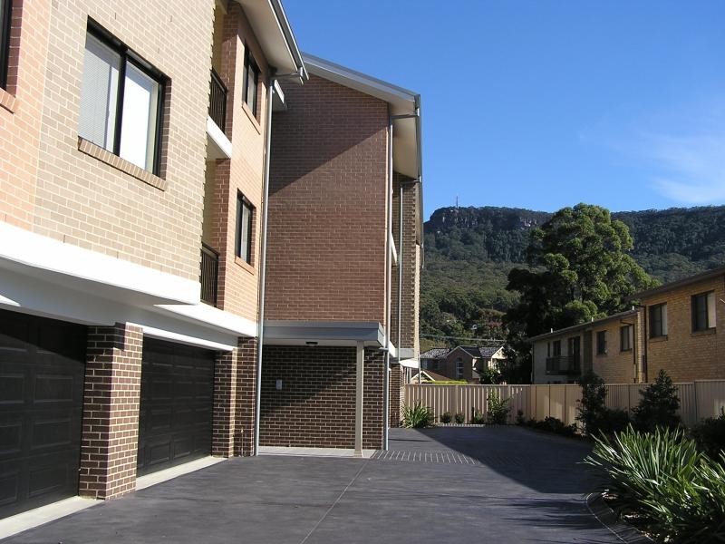 4/2 Frances St, Corrimal NSW 2518