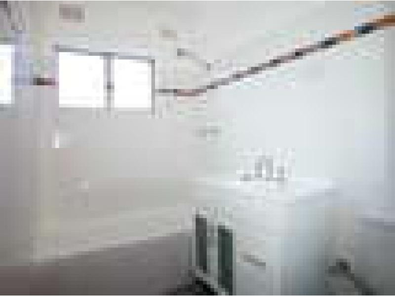 2/16 Railway Street, Corrimal NSW 2518