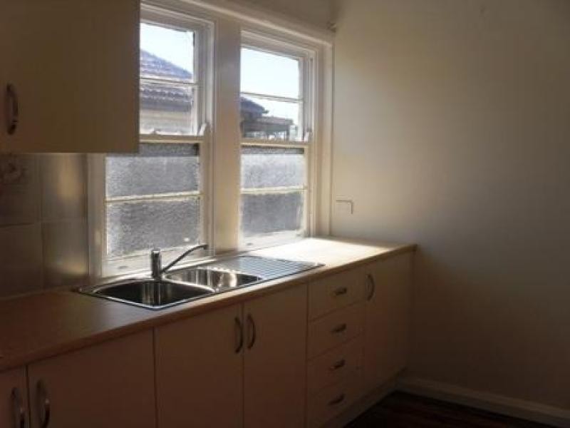 Unit 2/18 BRIDGE STREET, Coniston NSW 2500