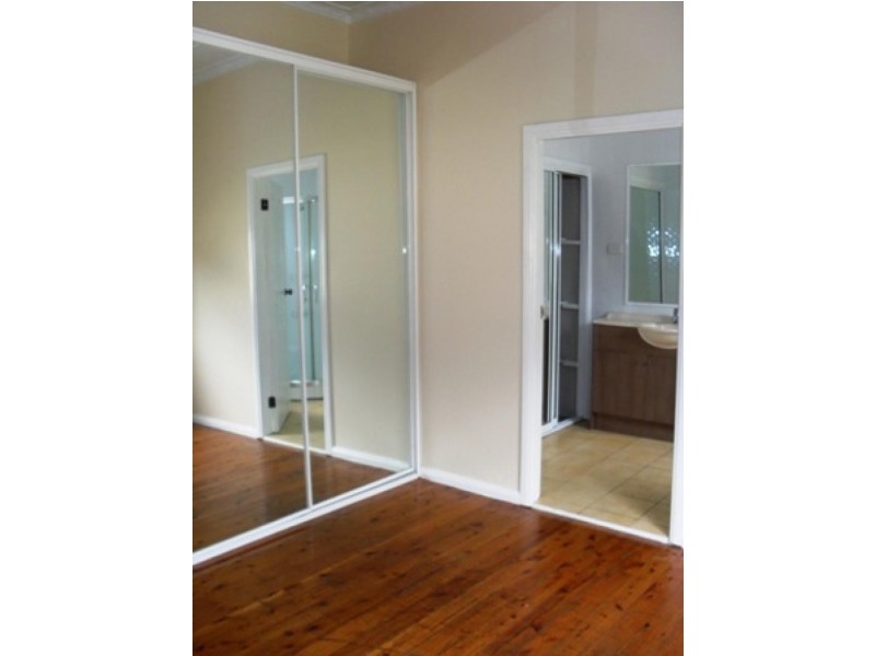 477 CROWN STREET, Wollongong NSW 2500