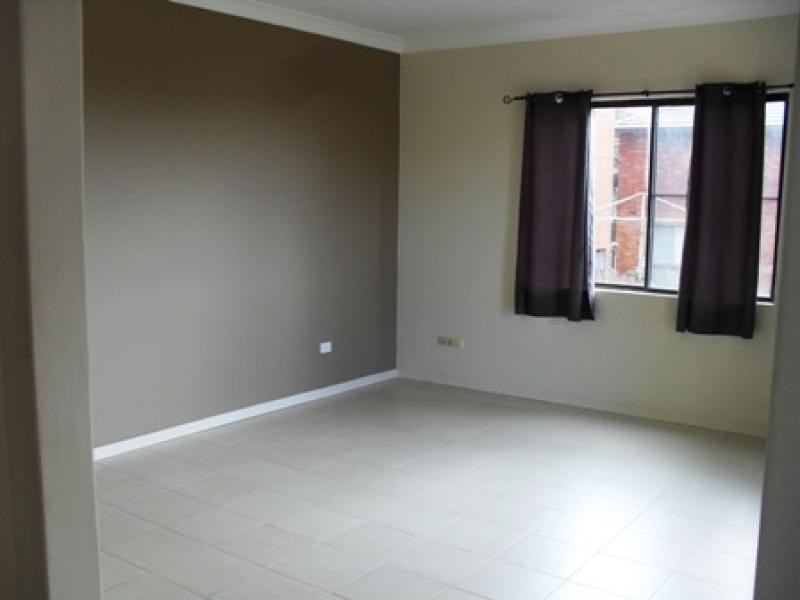 Unit 1/21 KELVIN ROAD, Coniston NSW 2500