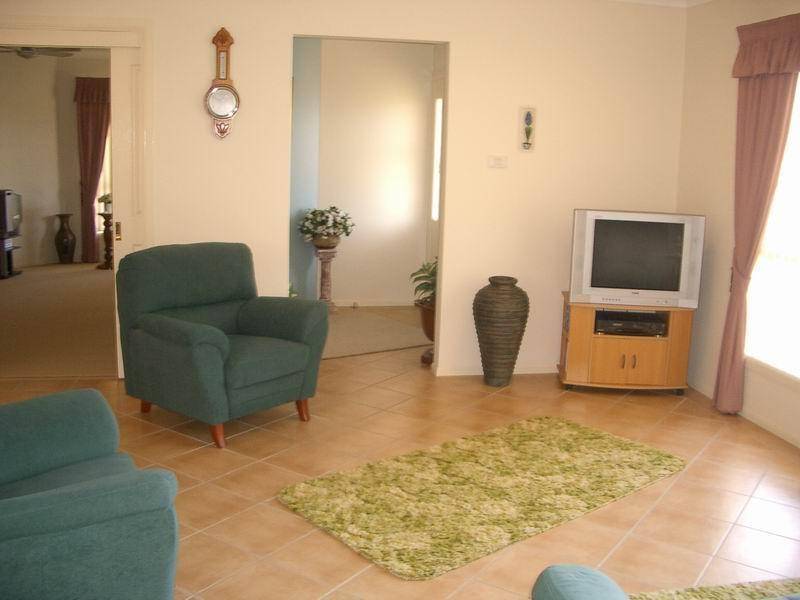 1 KEMPNICH PLACE, Yamba NSW 2464