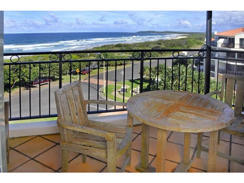 Apartment 2-11 /18-20 Pacific Parade, Yamba NSW 2464