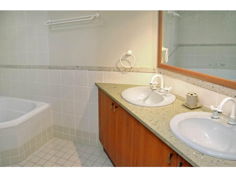 Apartment 2-11 /18-20 Pacific Parade, Yamba NSW 2464