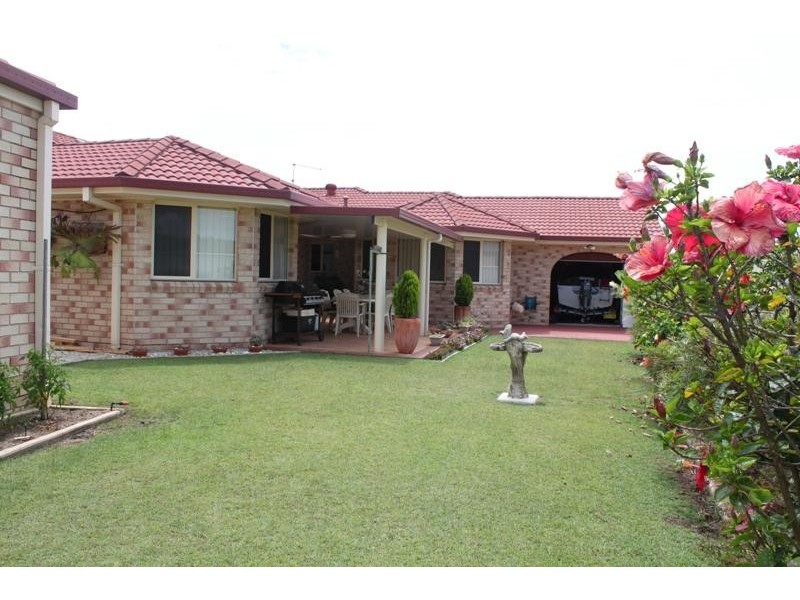 6 Bayview Drive, Yamba NSW 2464