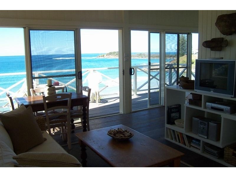 2/4 Marine Parade, Yamba NSW 2464