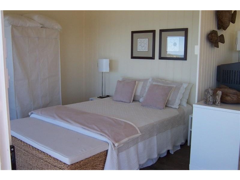 2/4 Marine Parade, Yamba NSW 2464