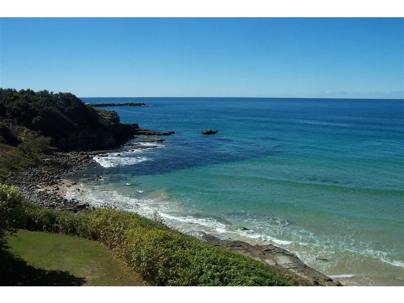 2/4 Marine Parade, Yamba NSW 2464