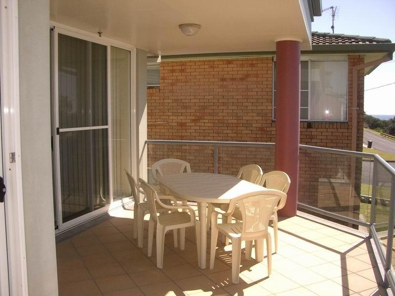4/6 Pacific Parade, Yamba NSW 2464