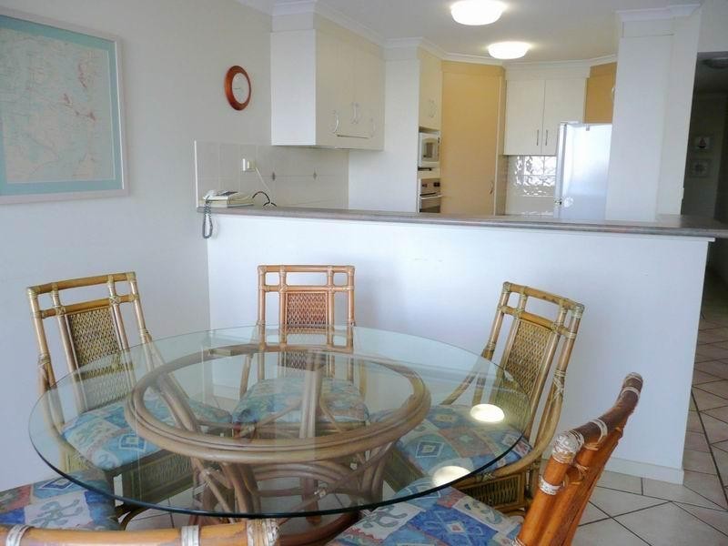 4/6 Pacific Parade, Yamba NSW 2464