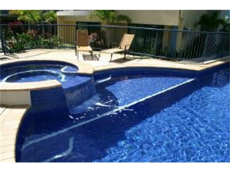 4/4 Queen Street, Yamba NSW 2464