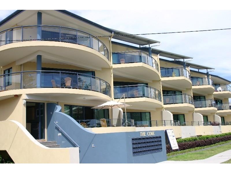 4/4 Queen Street, Yamba NSW 2464