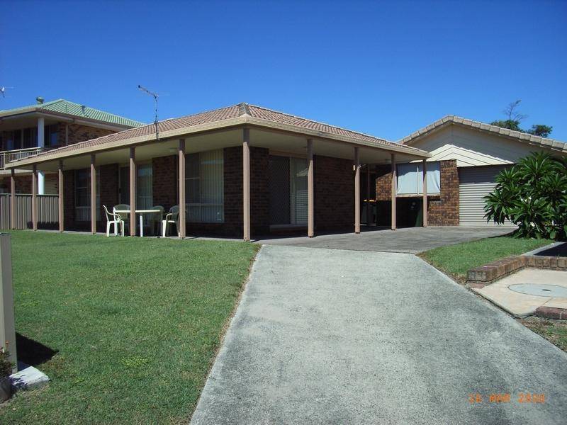 14 MARINERS WAY, Yamba NSW 2464
