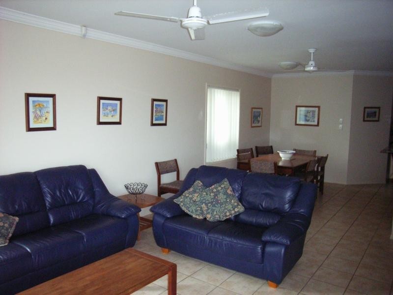 2/4/18-20 Pacific Pde, Yamba NSW 2464