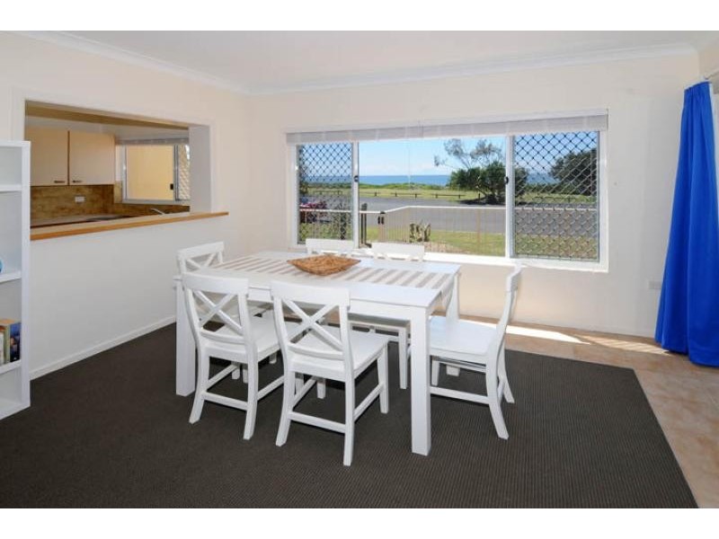 5/16 Pacific Parade, Yamba NSW 2464