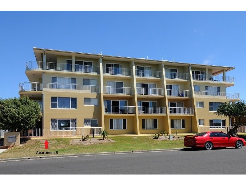 5/16 Pacific Parade, Yamba NSW 2464