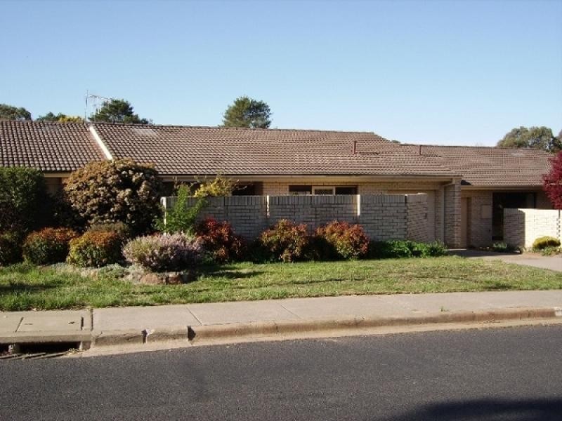 8 BROADSMITH STREET, Scullin ACT 2614