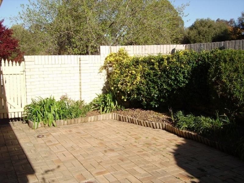 8 BROADSMITH STREET, Scullin ACT 2614