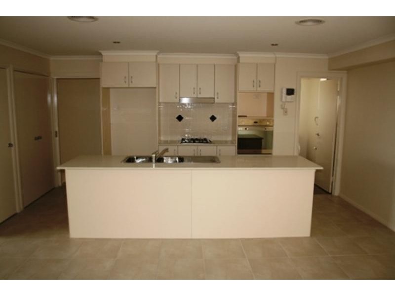 113 Anthony Rolfe Avenue, Gungahlin ACT 2912