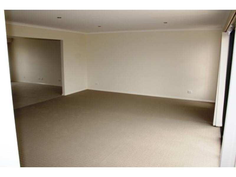 113 Anthony Rolfe Avenue, Gungahlin ACT 2912