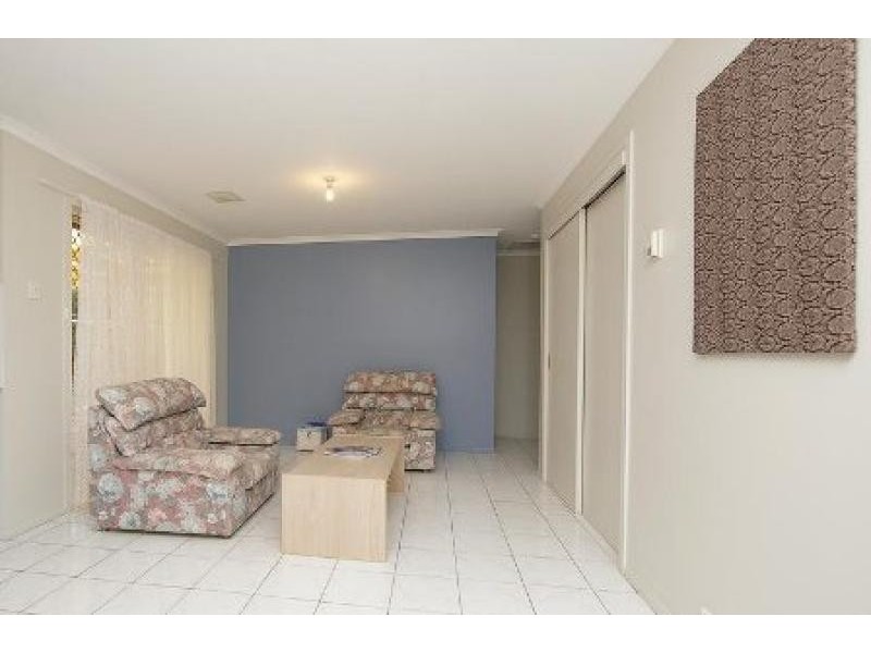2 ELYARD PLACE, Dunlop ACT 2615