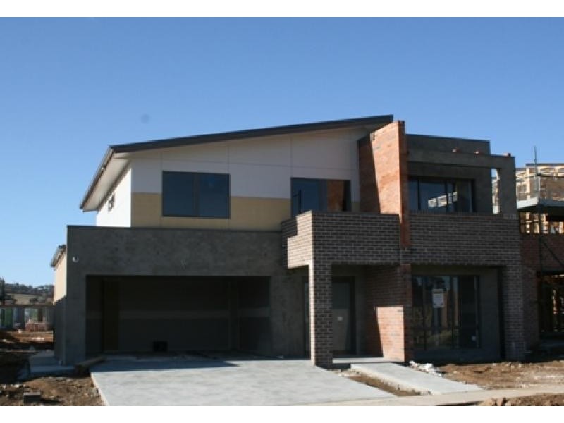 33 Helen Leonard Crescent, Forde ACT 2914