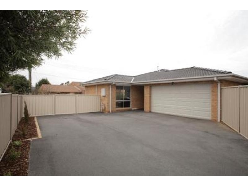 9 & 9 A Hewlett Circuit, Florey ACT 2615