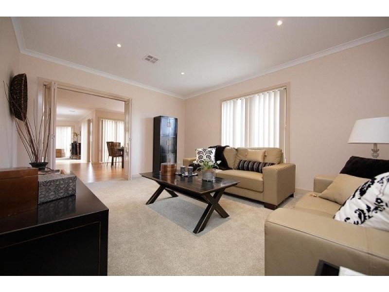 18 Wallaman Street, Harrison ACT 2914