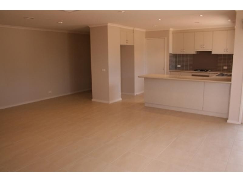 32 Beveridge Street, Forde ACT 2914